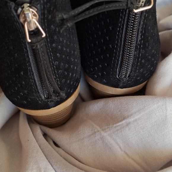 Kenneth Cole suede booties - Picture 14 of 16